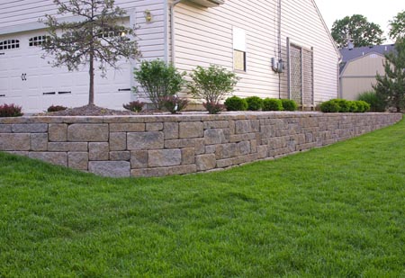 Landscape wall for sloping side yard